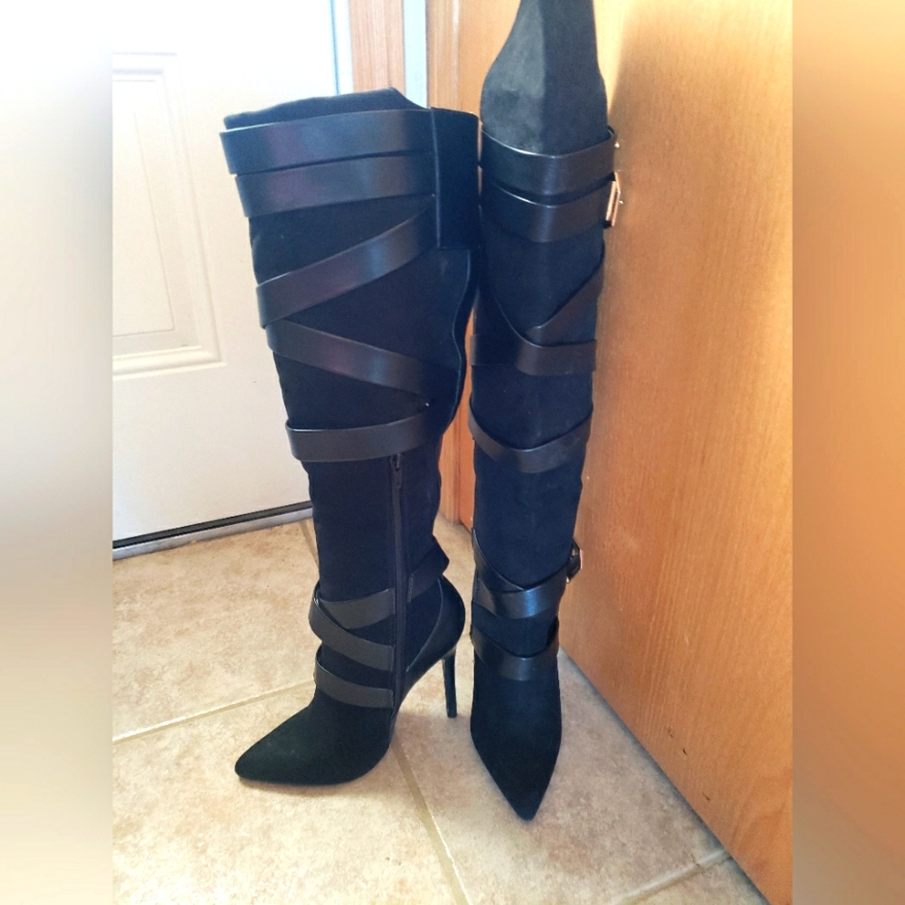 Suede super sexy boots